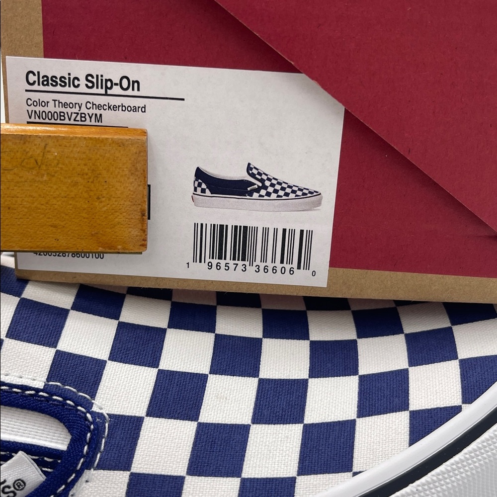 Vans WMNS Classic Slip-On
Color Theory Checkerboard
VN000BVZBYM Sneakers Beacon - Picture 16 of 16
